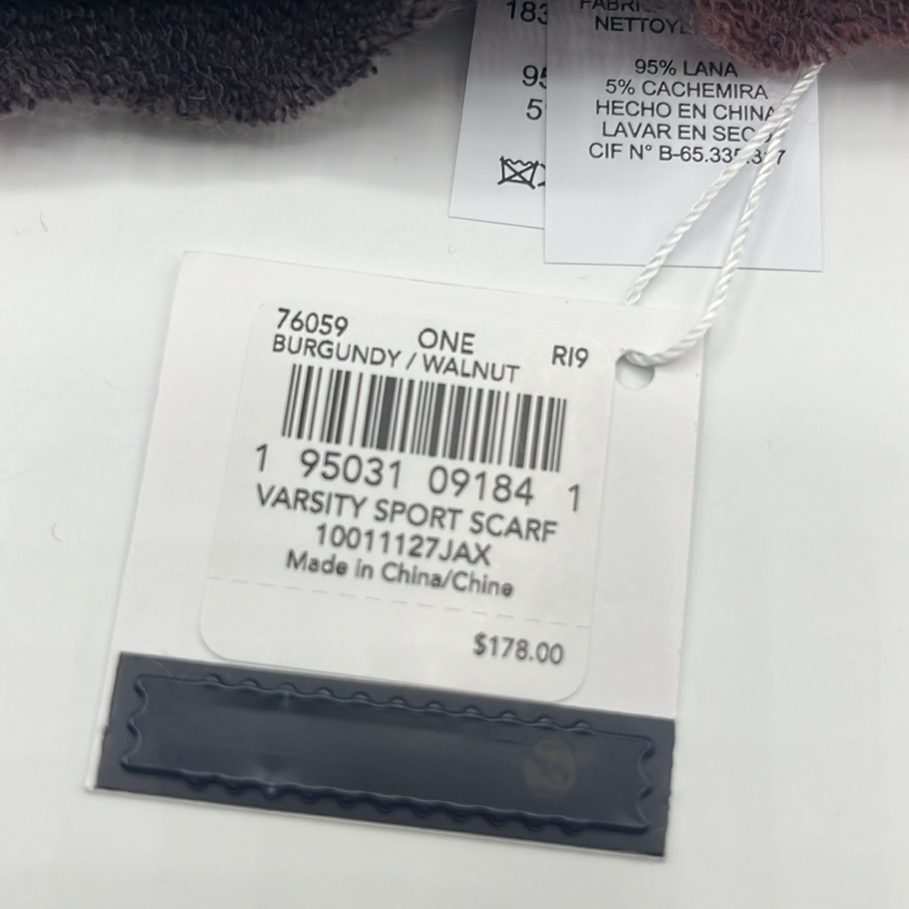 Coach Varsity Sport Scarf - Picture 4 of 4